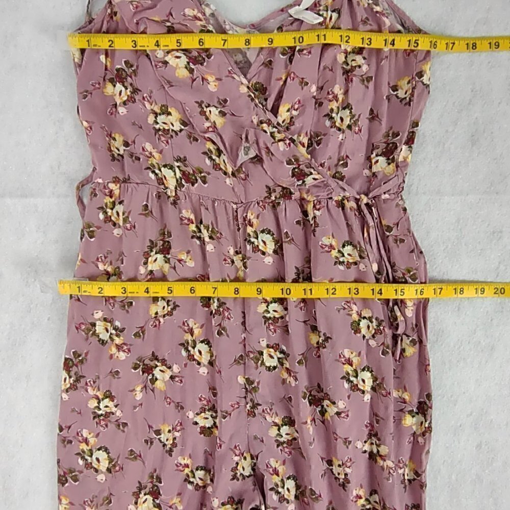 Xhilaration Mauve Floral Ruffle Strappy Cropped Wide Leg Jumpsuit Size Large - Picture 6 of 10